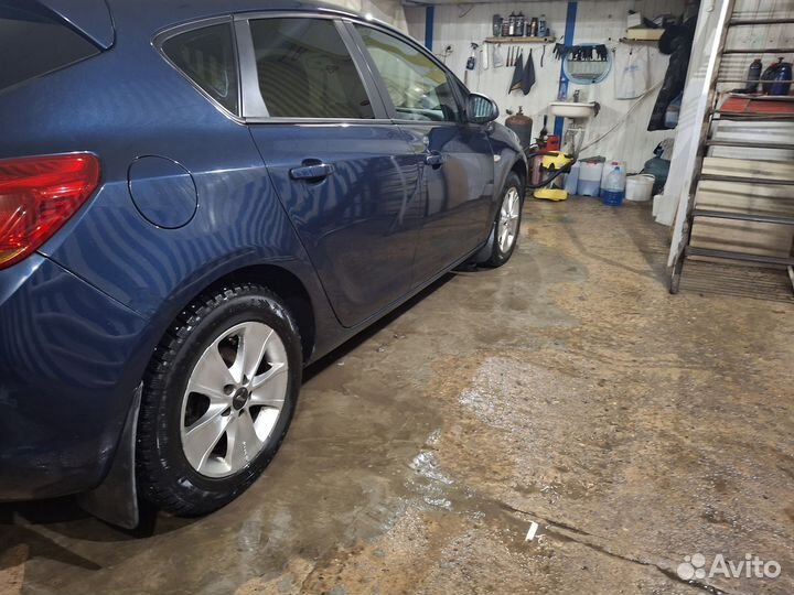 Opel Astra 1.6 МТ, 2011, 164 000 км