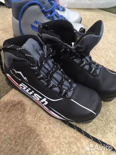 Лыжные ботинки