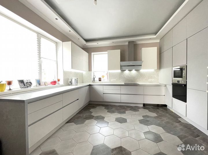 Кухня до потолка на заказ