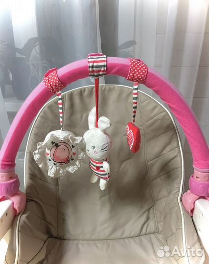 Дуга с игрушками на стульчик