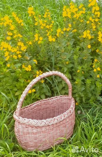 Корзина плетеная из бумажной лозы