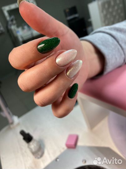 Начинающий мастер маникюра