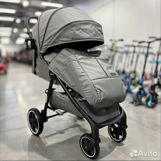 Коляска для новорождённых Luxmom