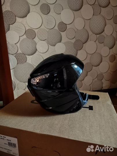 Горнолыжный шлем