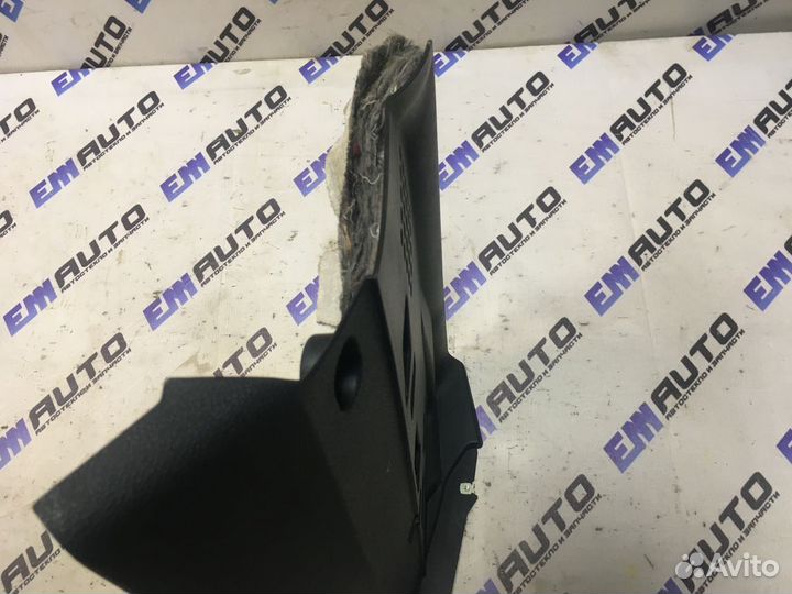 Накладка торпедо правая бмв 730D F01 седан, дизель