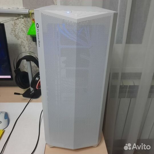 Игровой корпус для пк.Белый