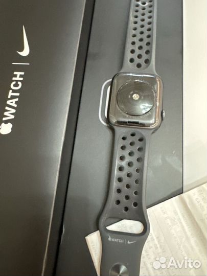 Часы Apple Watch Nike SE GPS 44мм