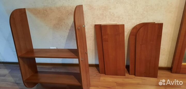 Полка книжная настенная