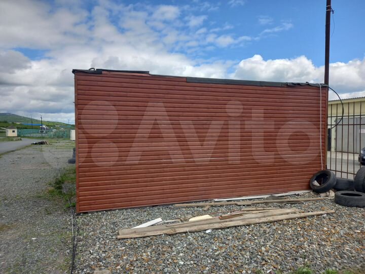 Гараж, > 30 м²