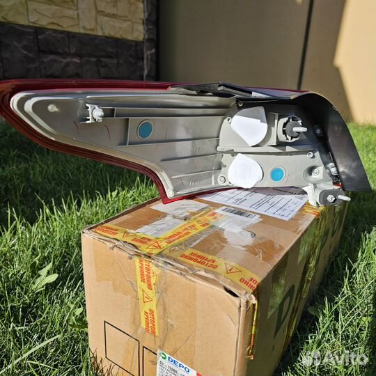 Фонарь задний правый Форд Фокус 3 седан