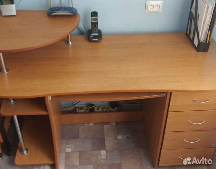 Компьютерный стол