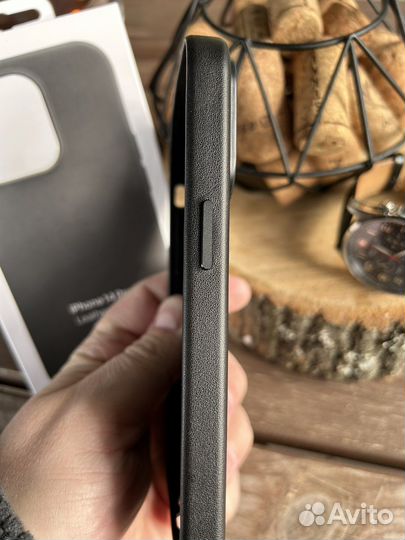 Чехол iPhone 14 Pro черный кожа