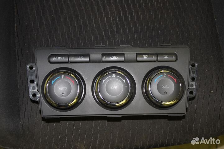 Блок управления климатом Мазда 6 GH