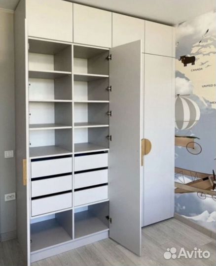 Маленький шкаф для студии