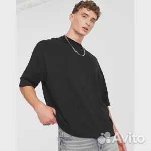 Черная футболка оверсайз с тигровым принтом на спи