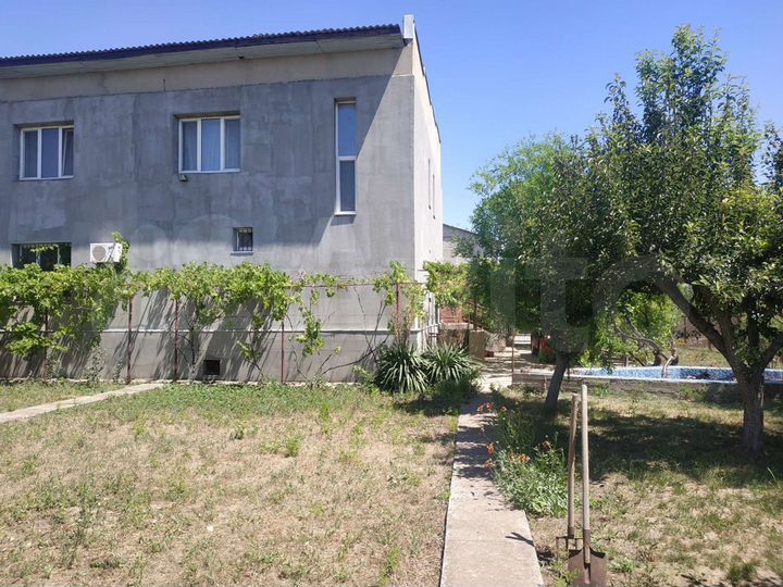 Коттедж 360 м² на участке 10 сот.