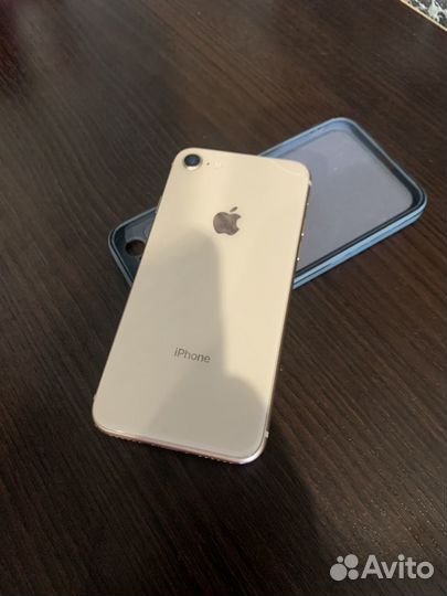 iPhone 8, 64 ГБ