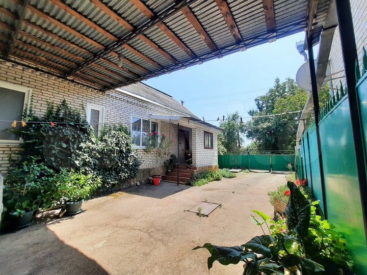 Дом 233 м² на участке 6 сот.