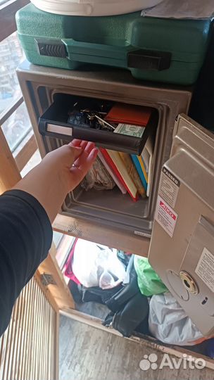 Сейф металлический большой