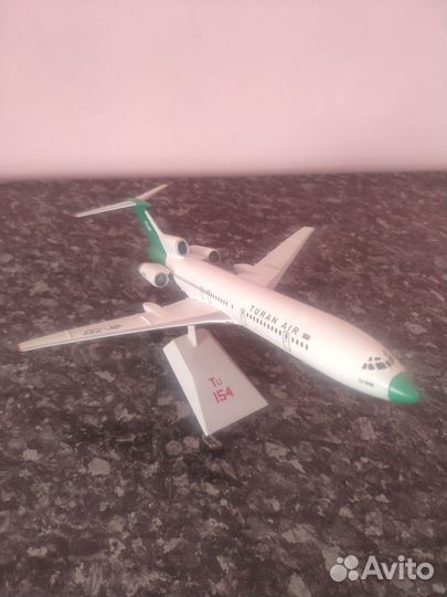 Модель самолета Ту-154М