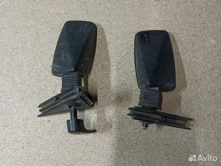 Боковое зеркало