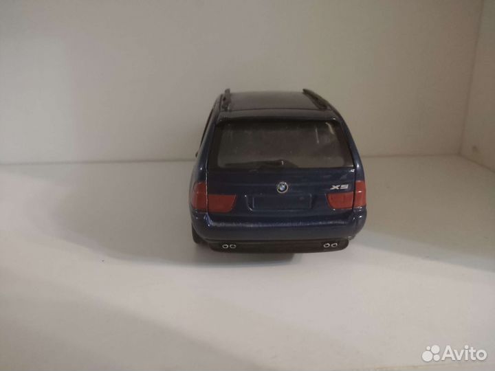Bmw x5 e53 1/24 burago
