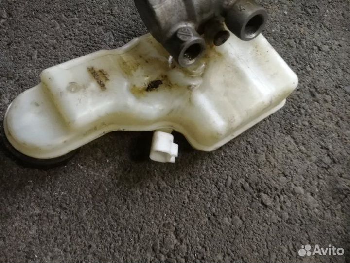 Бачок главного тормозного цилиндра Ford Focus III