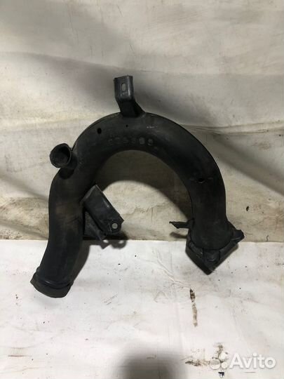 Патрубок воздушного фильтра Toyota RAV 4 XA30 Рест