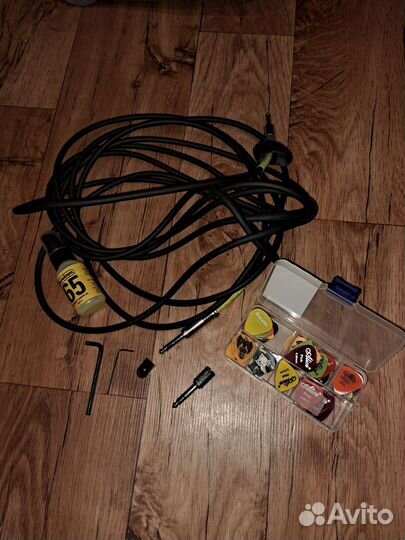 Электрогитара гитара комбоусилитель комбик