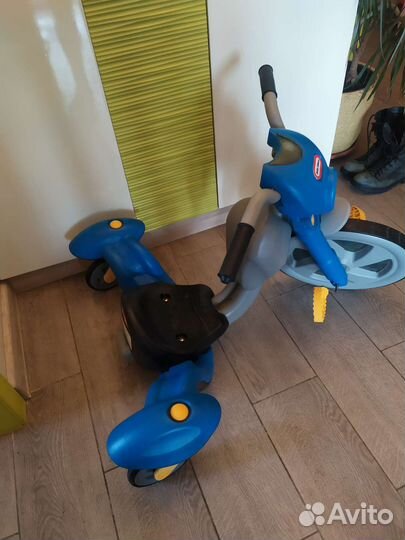 Детский трехколесный велосипед Little tikes