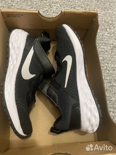 Новые кроссовки Nike 10,5С