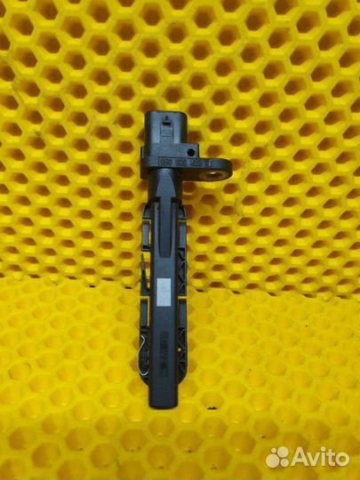 Датчик положения коленвала Volkswagen Touareg 7P