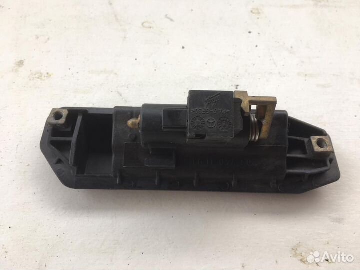 Ручка двери багажника Mercedes