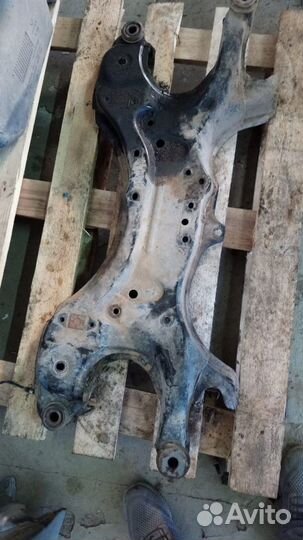 Подрамник Тойота Авенсис т250 2.0 АКПП