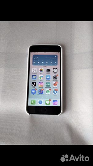 Телефон айфон 7+