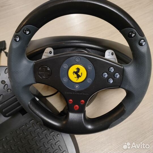 Игровой руль с педалями