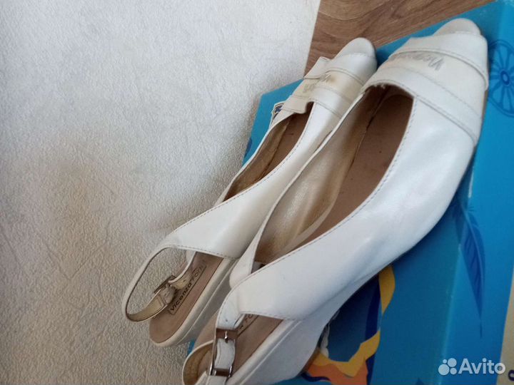 Босоножки р.38