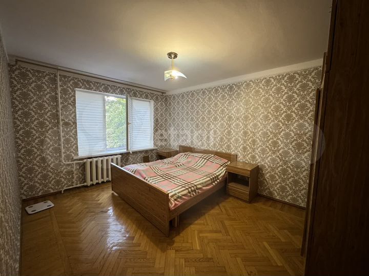 4-к. квартира, 80 м², 2/5 эт.