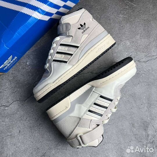 Кроссовки adidas