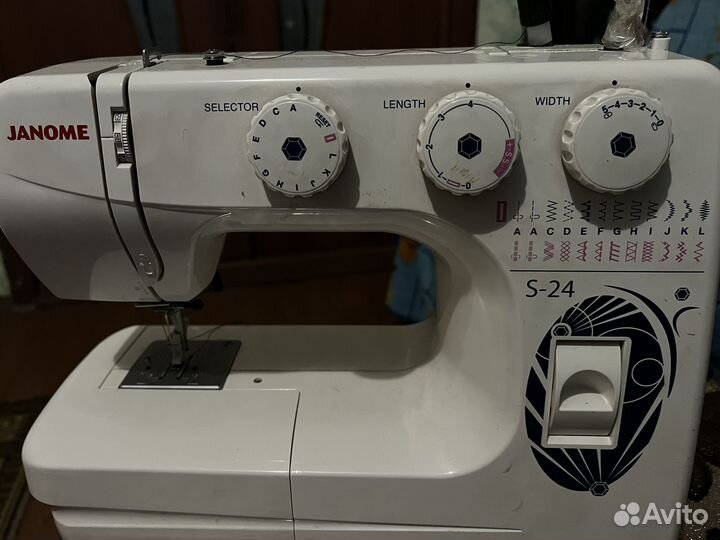 Швейная машина Janome