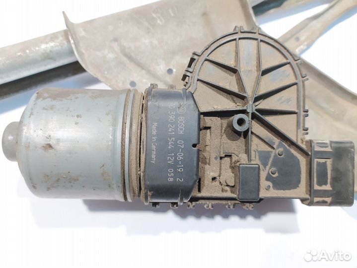 Трапеция дворников на Renault Logan 1