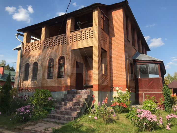 Дом 340 м² на участке 18 сот.