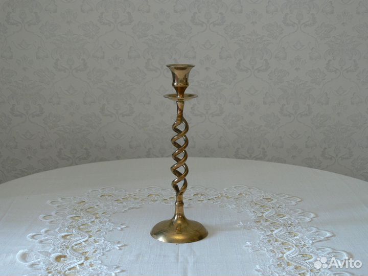 Подсвечник из латуни с витой ножкой