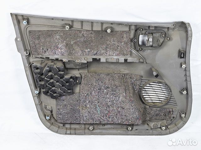 Обшивка двери передней правой Mitsubishi Grandis