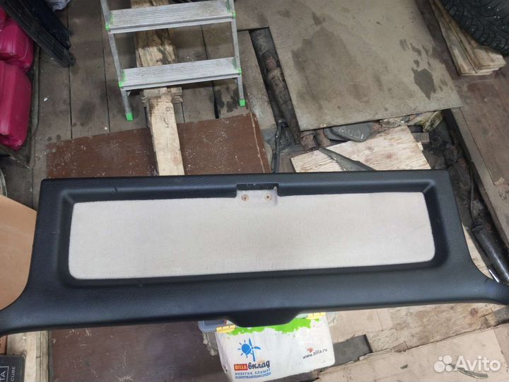 Обшивка задней двери Audi 100 c4