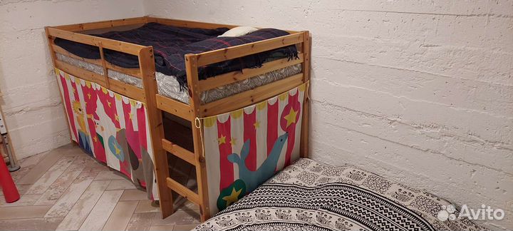 Кровать чердак из массива