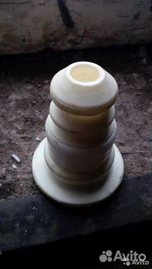 Сайлентблоки, проставка пружины задней