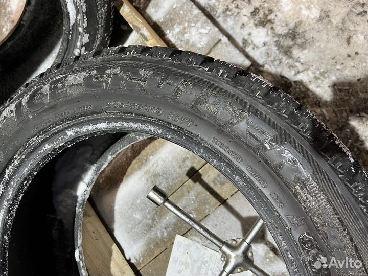 Bridgestone Ice Cruiser 7000 255/50 R19