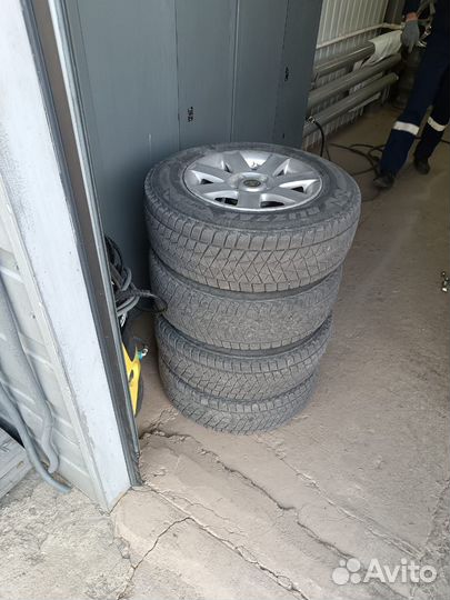 Bridgestone Blizzak Ice 205/70 R15 96S