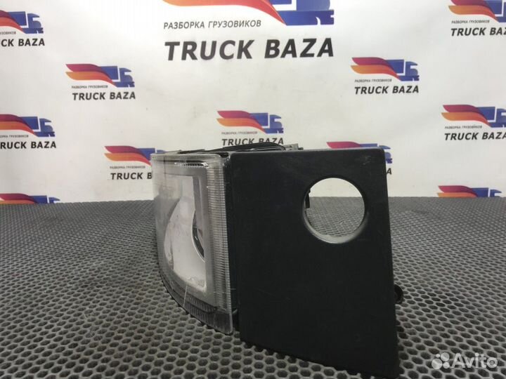 Фара противотуманная правая Volvo FH